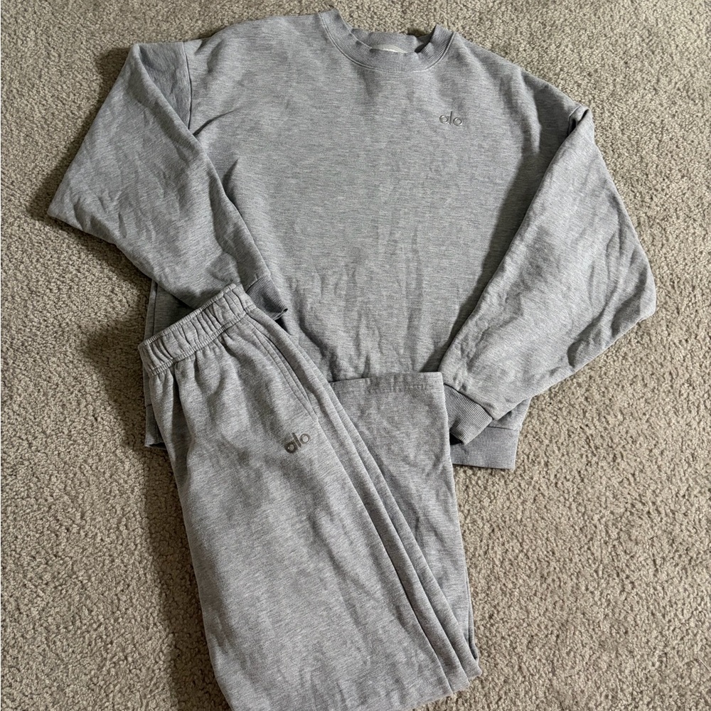 ALO Yoga Accolade Grey Set